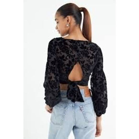 Lioness Eastside Sheer Black Velvet Floral Cropped Top Women’s Small - Picture 4 of 12